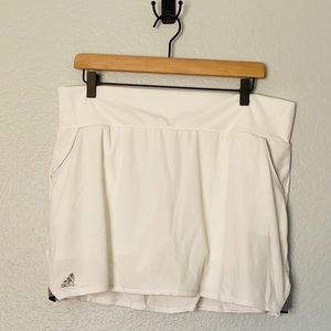 *NWT* White ADIDAS Skort in Women's XL